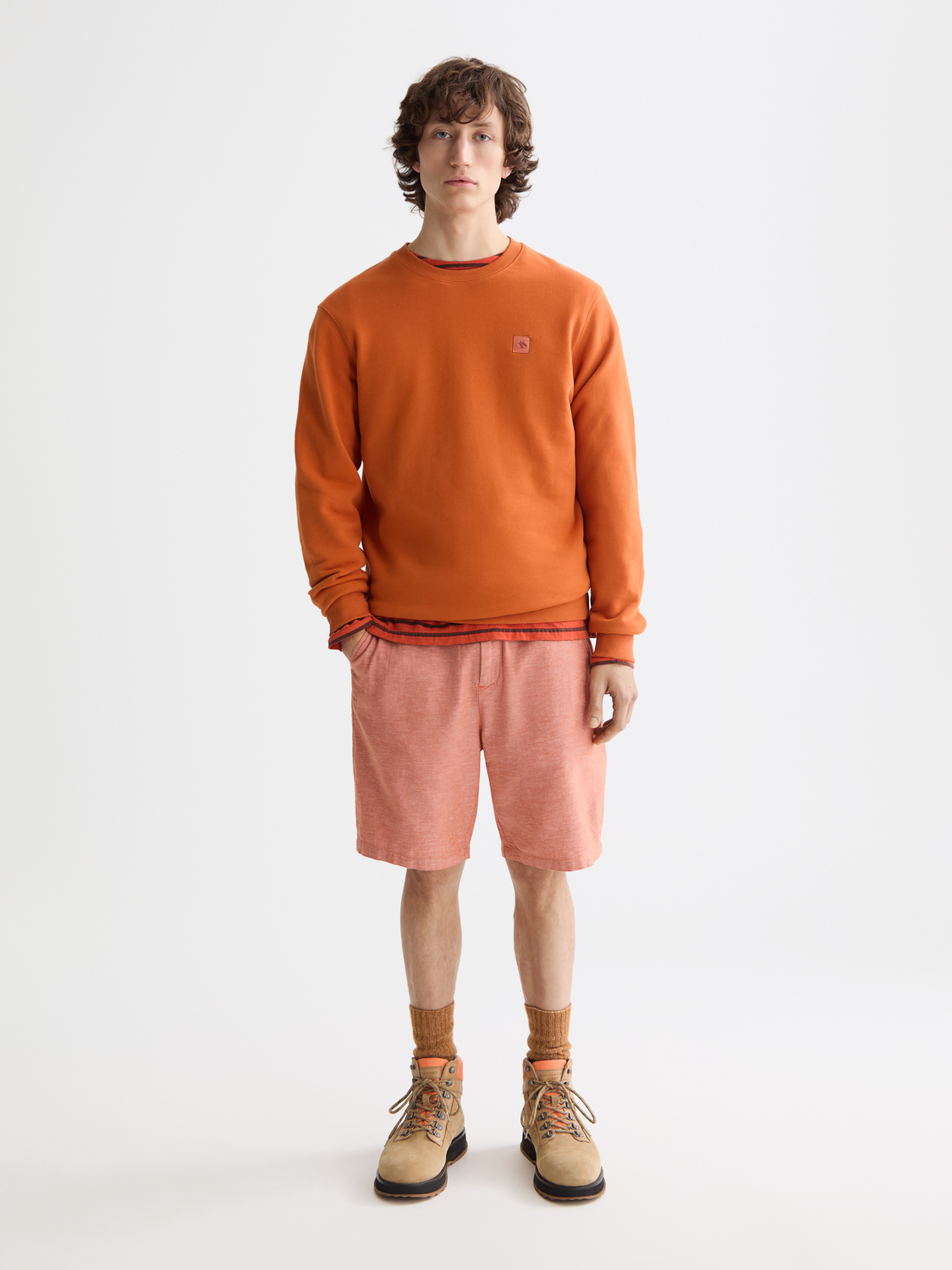 Seasonal Essentials Regular logo sweatshirt
