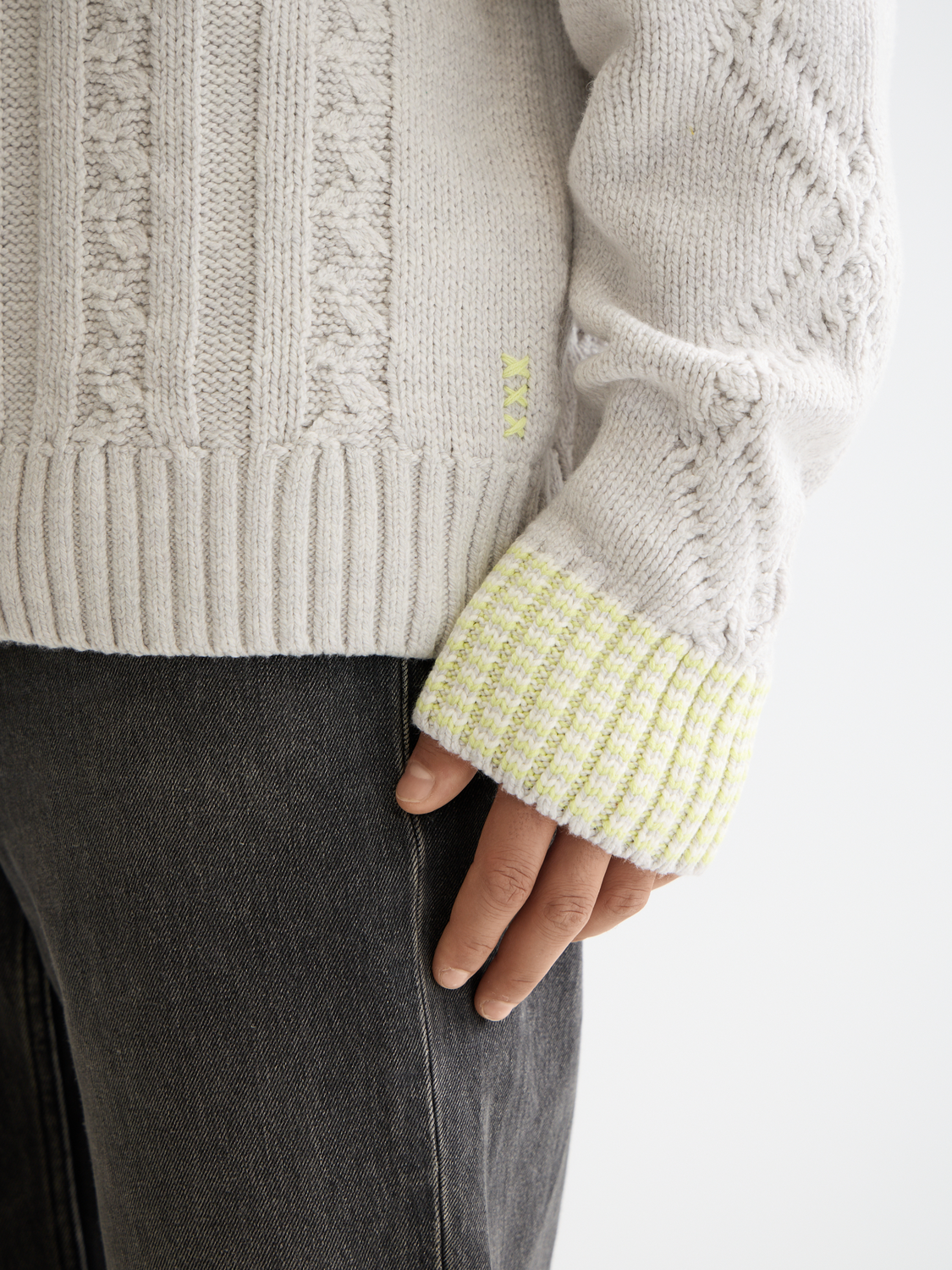 V-Neck chunky cable loose pullover