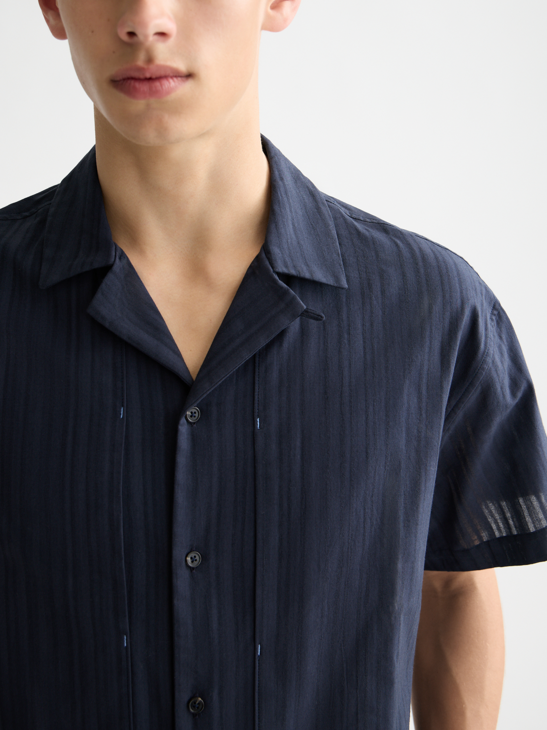 Structured stripe short sleeve shirt