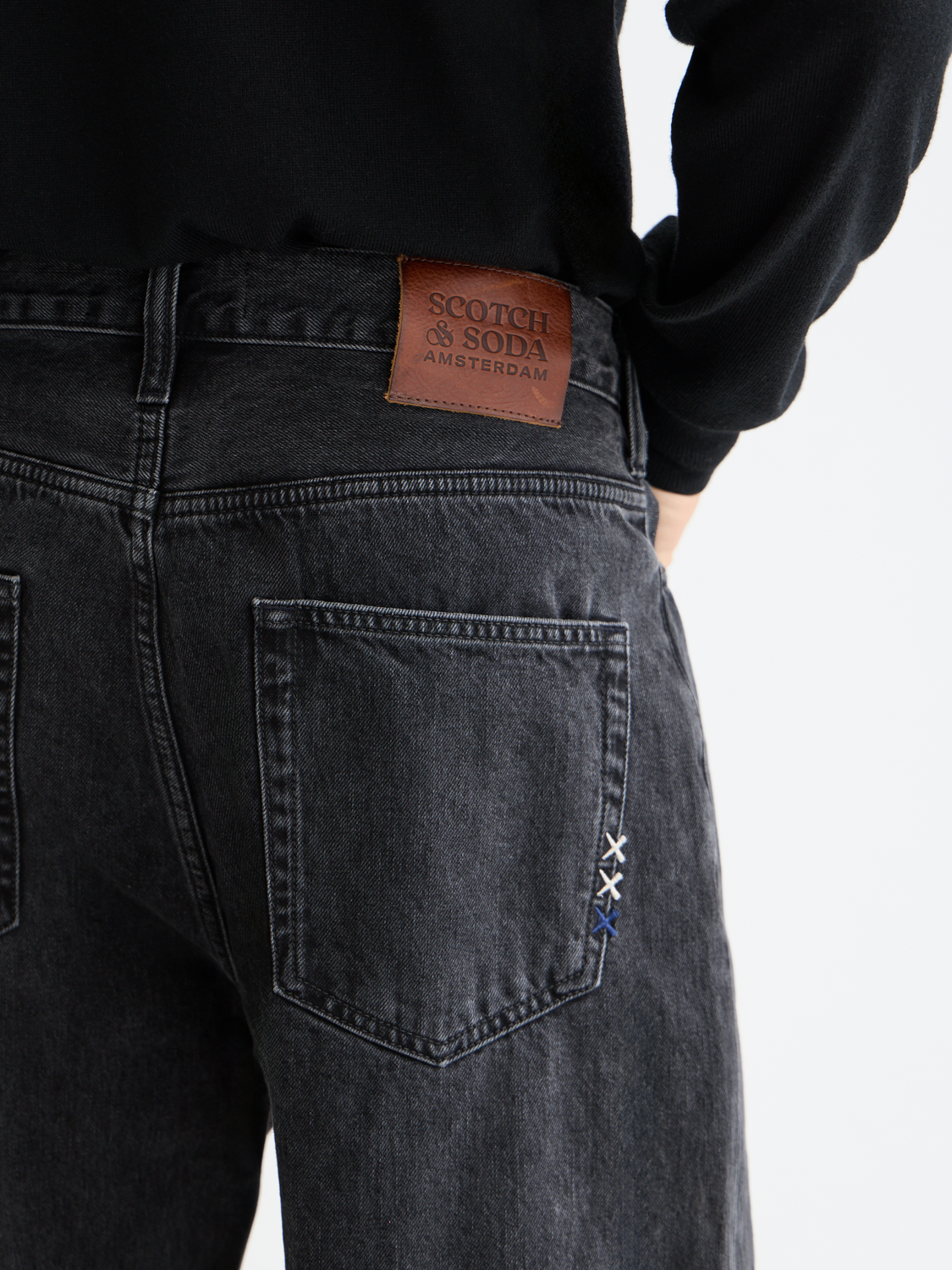 Essentials The pitch loose denim
