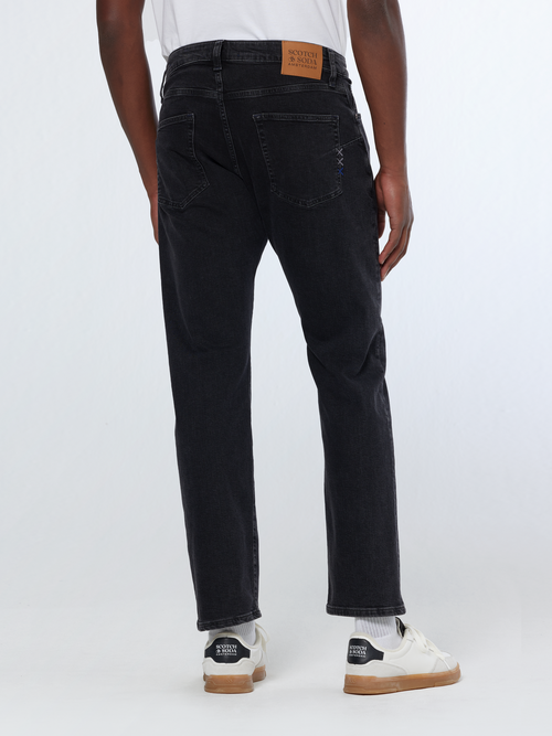 Essential The Zee straight jeans — City Black