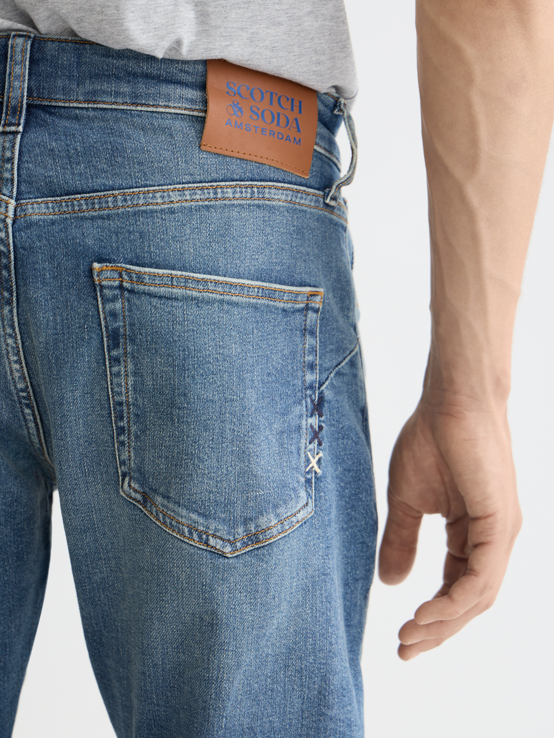 Essentials The Zee straight fit denim – Scotch & Soda Amsterdam