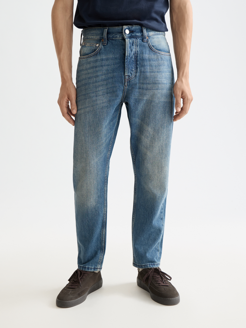 Lockere, konische Jeans „Core Dean“ in Nachtblau