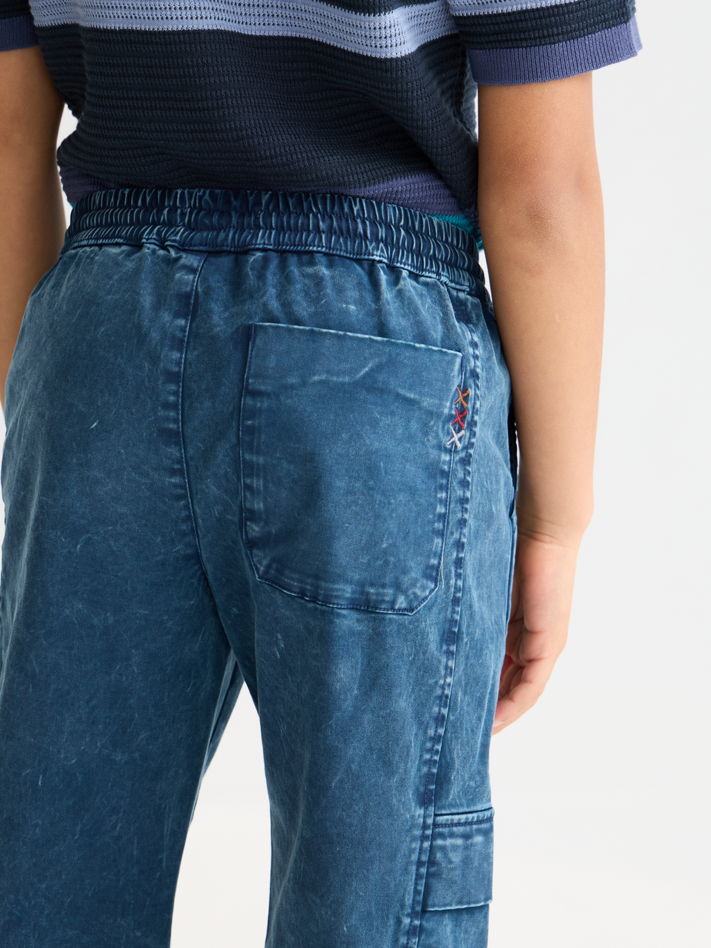 Lightweight garmentdyed straightfit pant