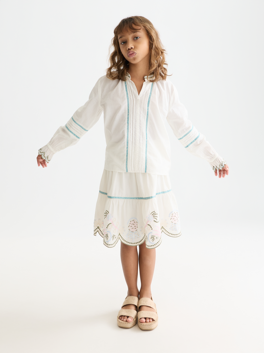 Embroidered cuff longsleeve cotton shirt