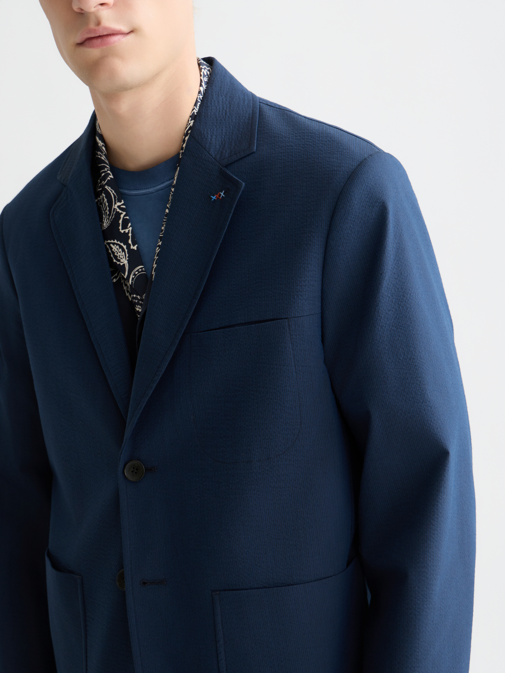 Unconstructed cotton-blend seersucker blazer