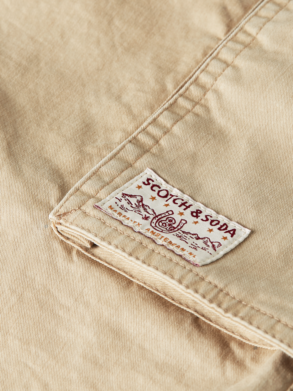 Washed cottonblend cargo loosefit bermuda shorts