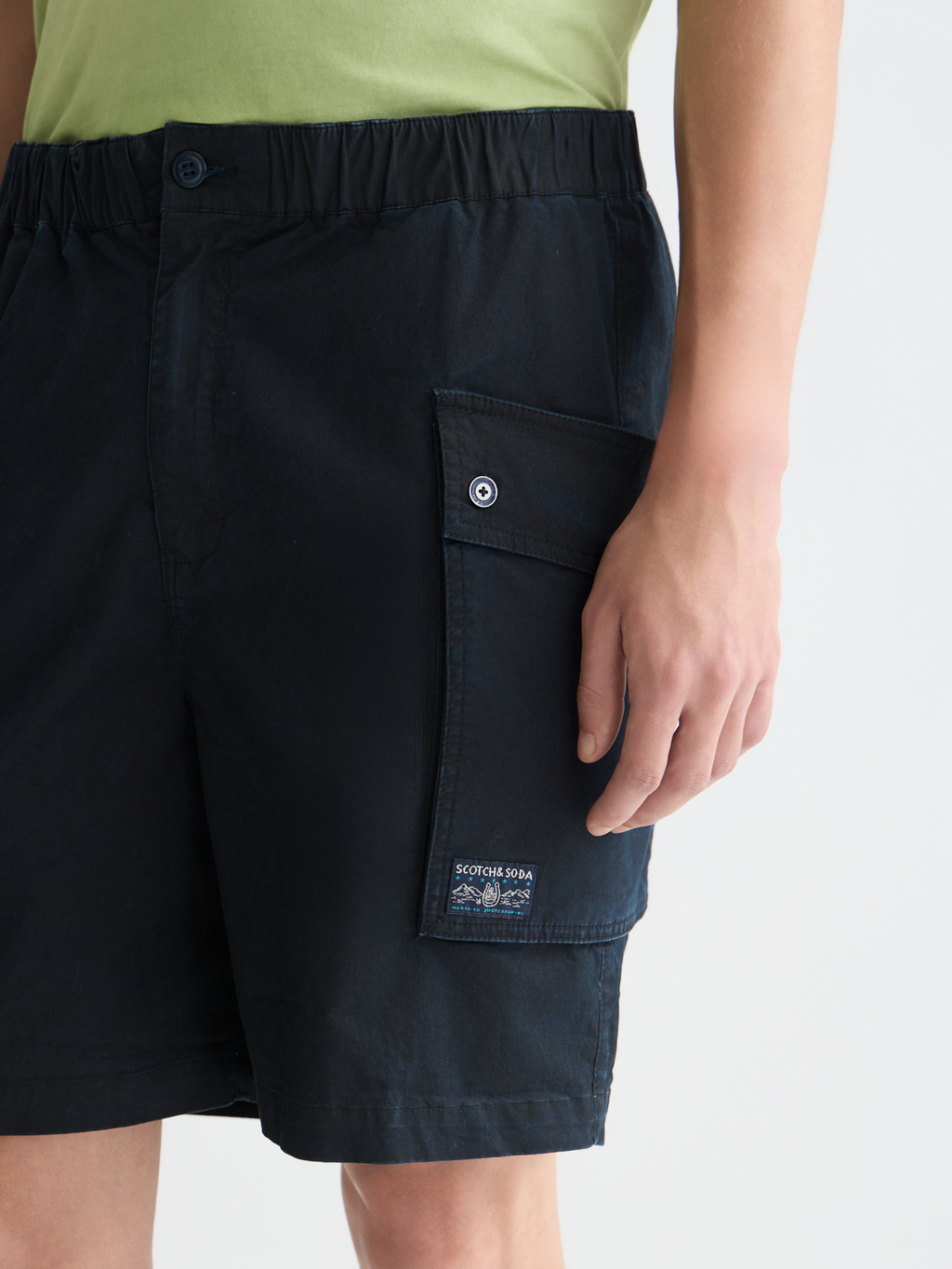 Washed cottonblend cargo loosefit bermuda shorts