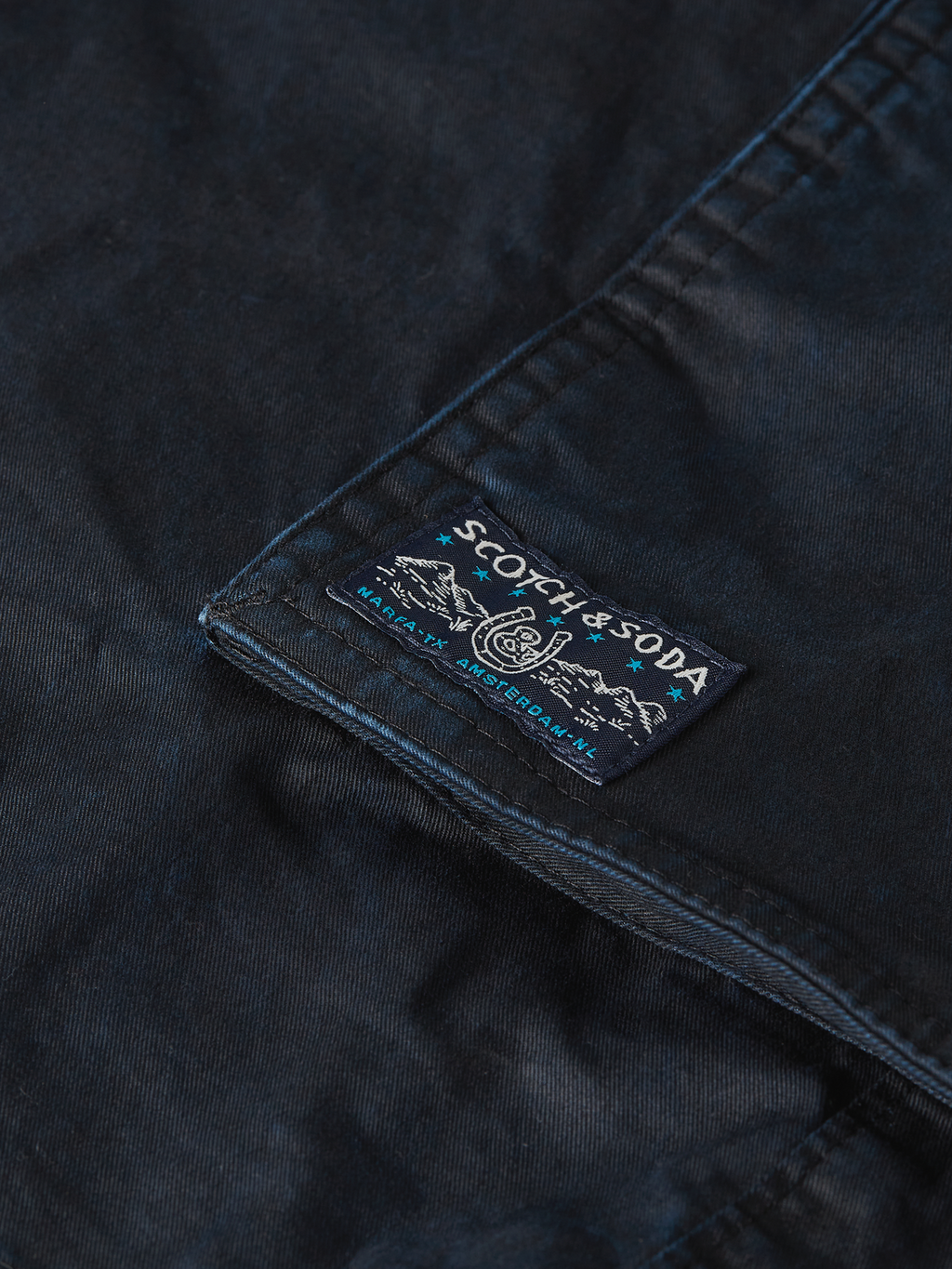 Washed cottonblend cargo loosefit bermuda shorts