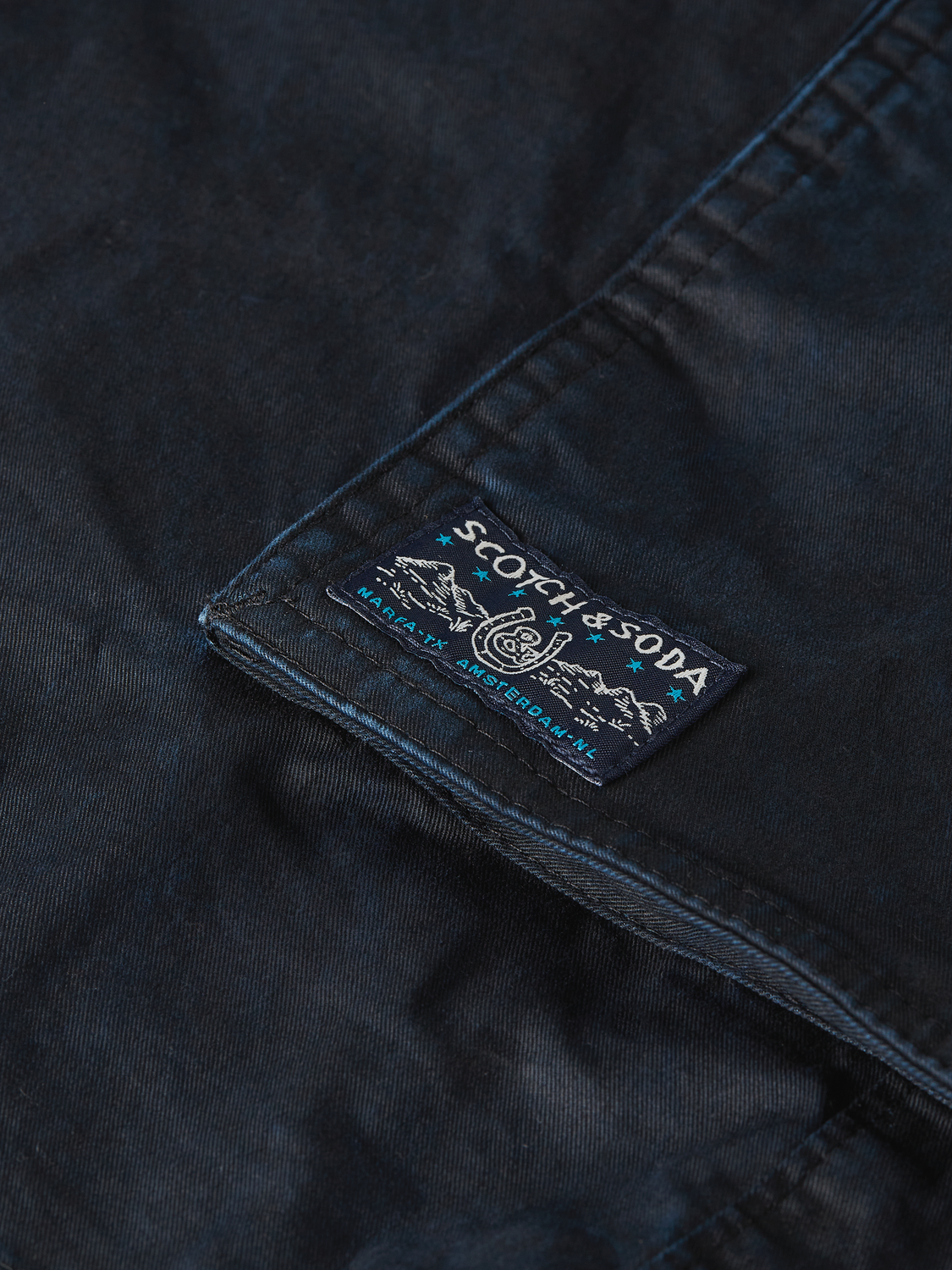 Washed cottonblend cargo loosefit bermuda shorts