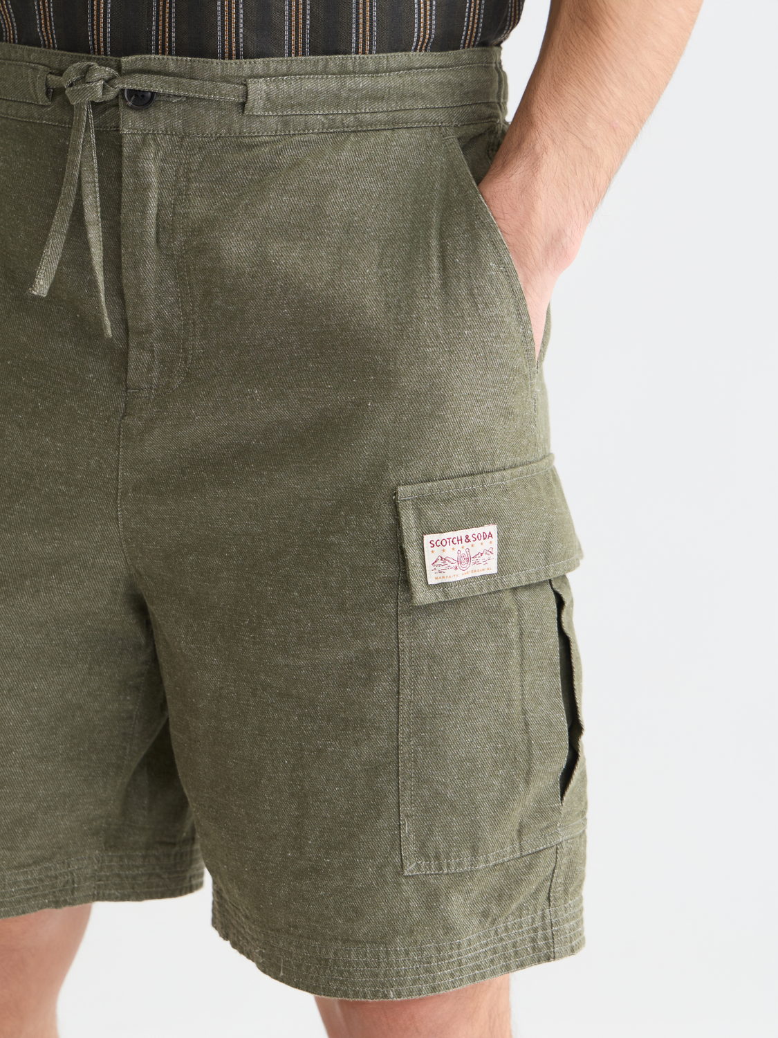 Linenblend relaxedfit cargo bermuda shorts