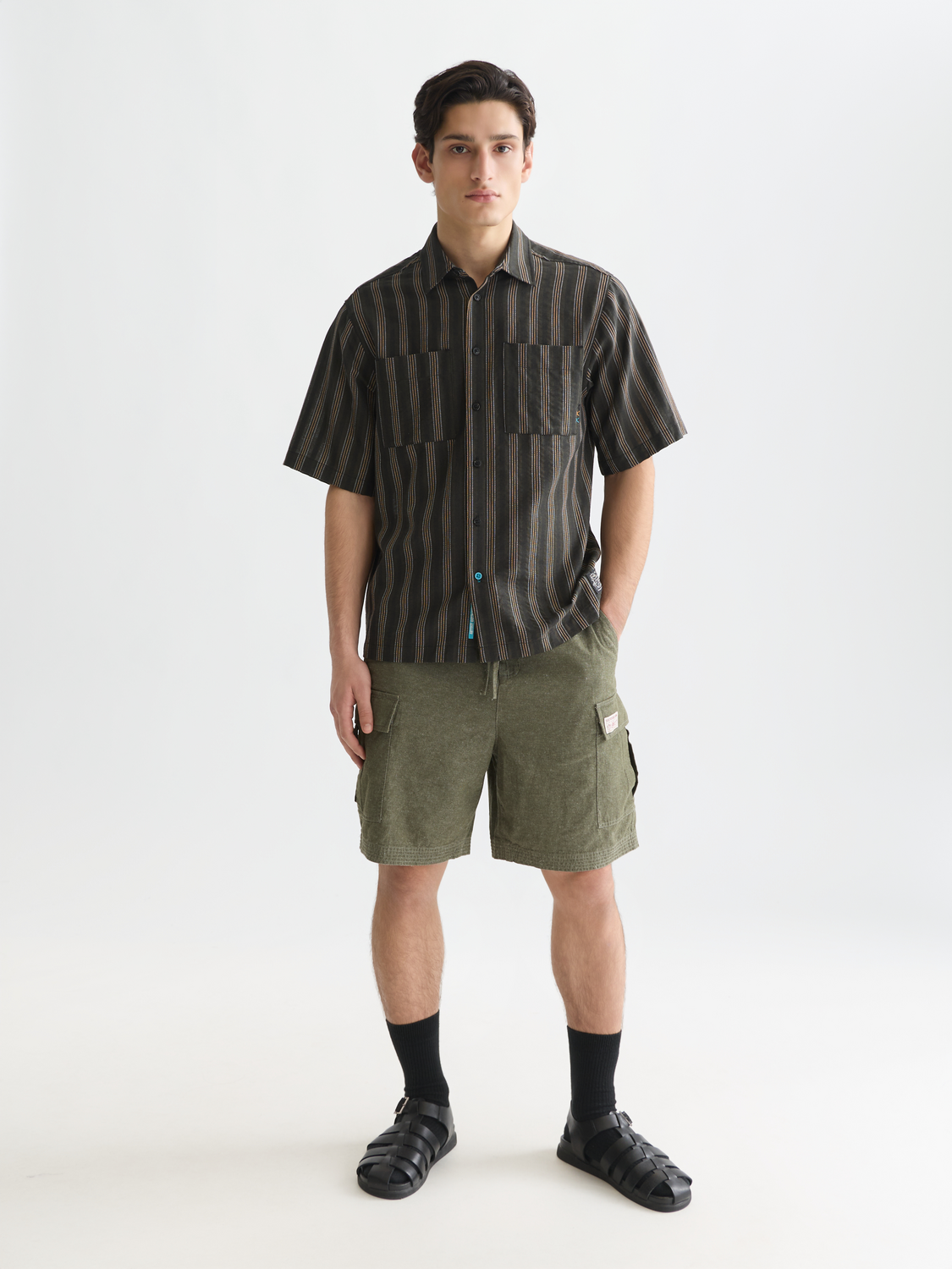 Linenblend relaxedfit cargo bermuda shorts