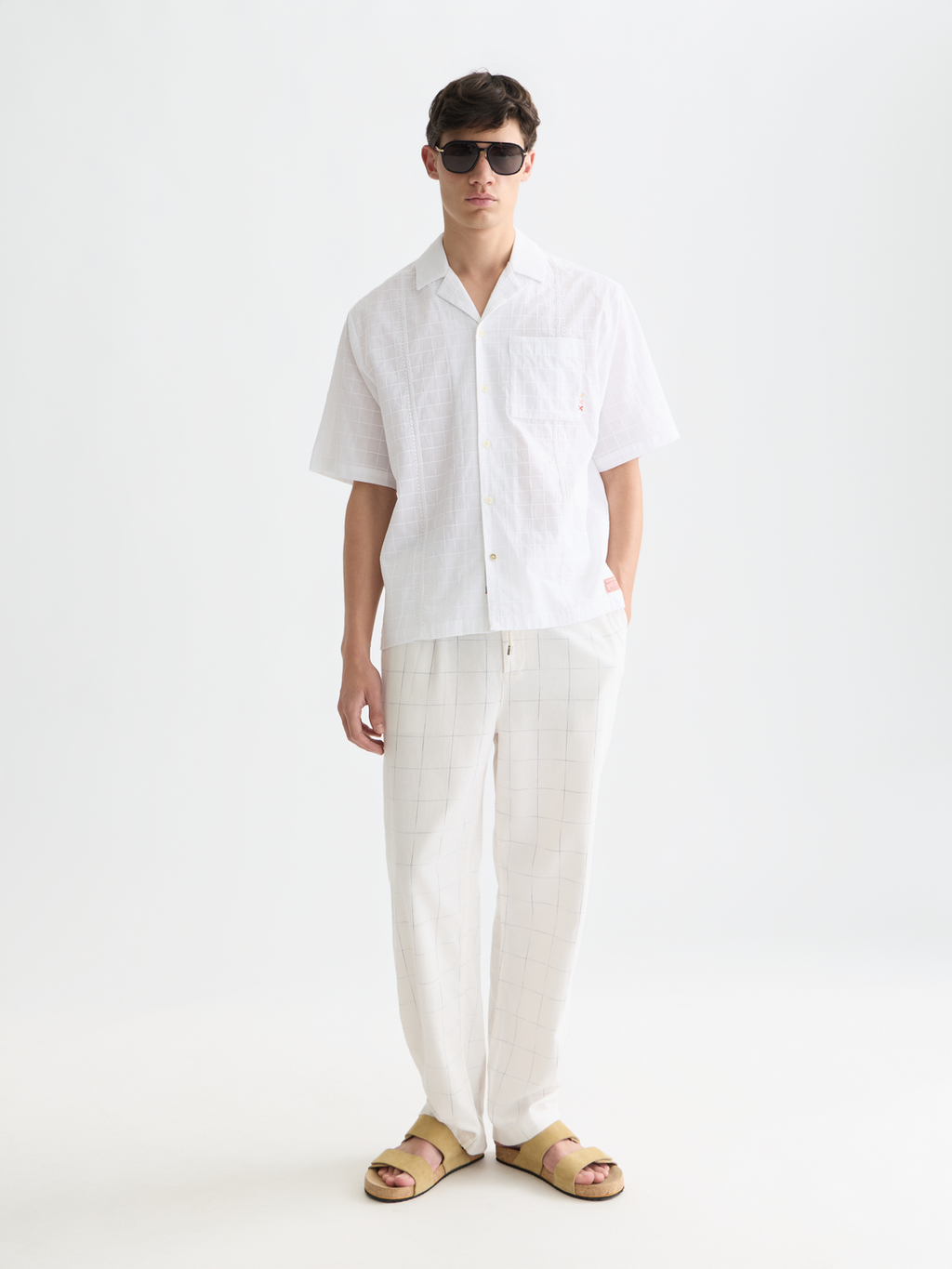 Embroidered structured relaxed short sleeve shirt