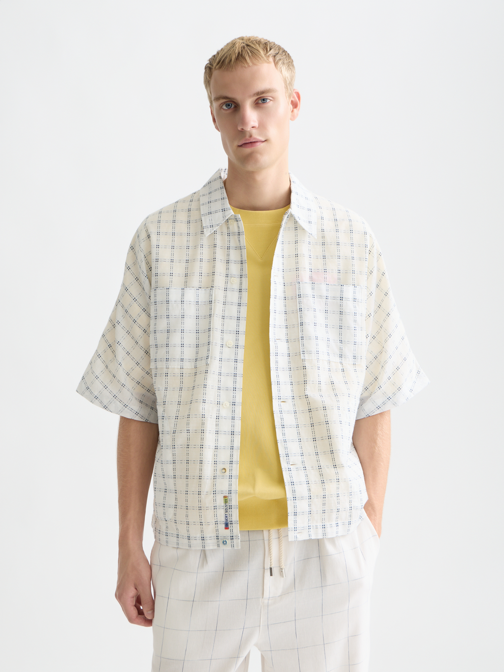 Check loose short sleeve shirt