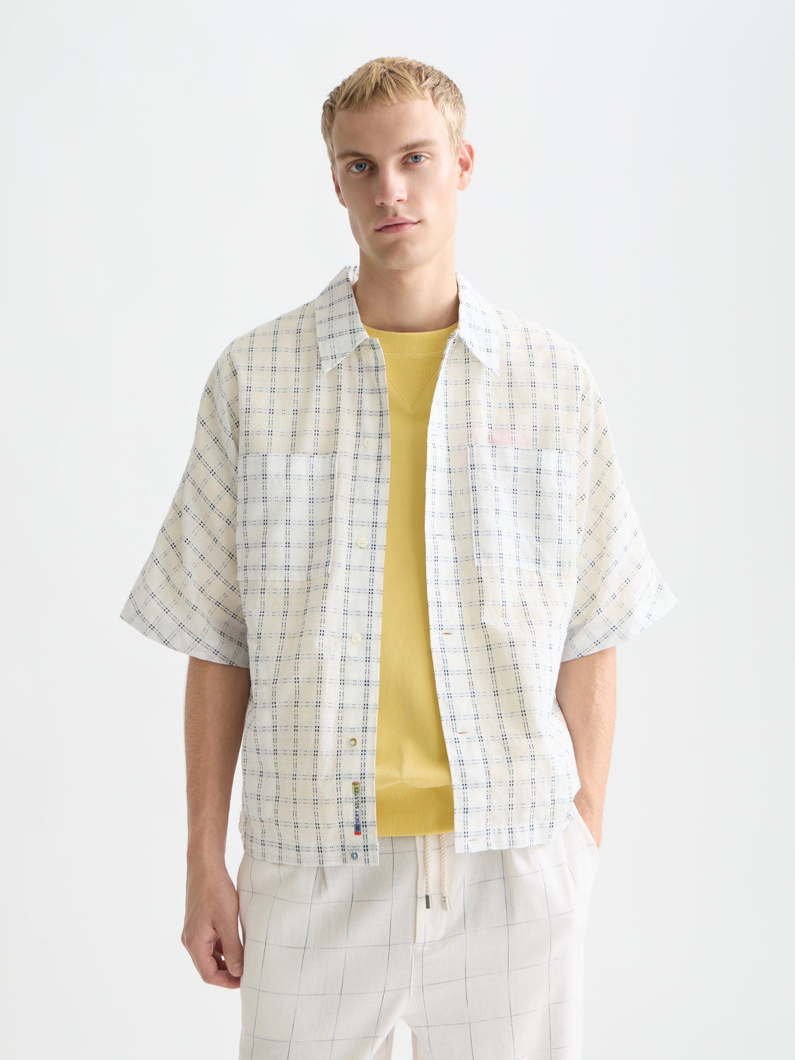 Check loose short sleeve shirt