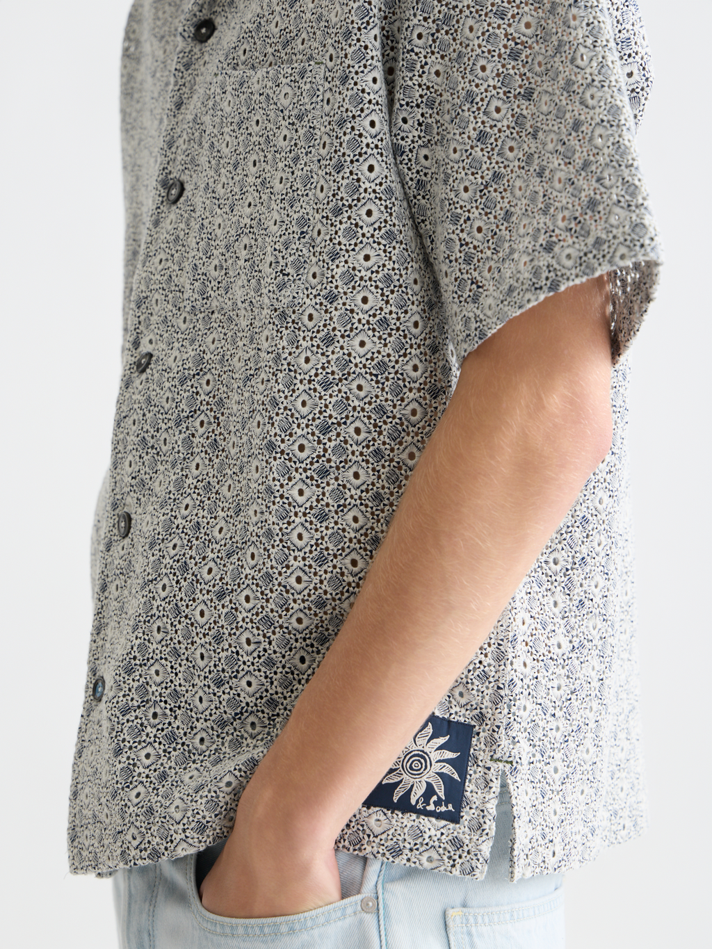 Embroidered relaxed short sleeve shirt