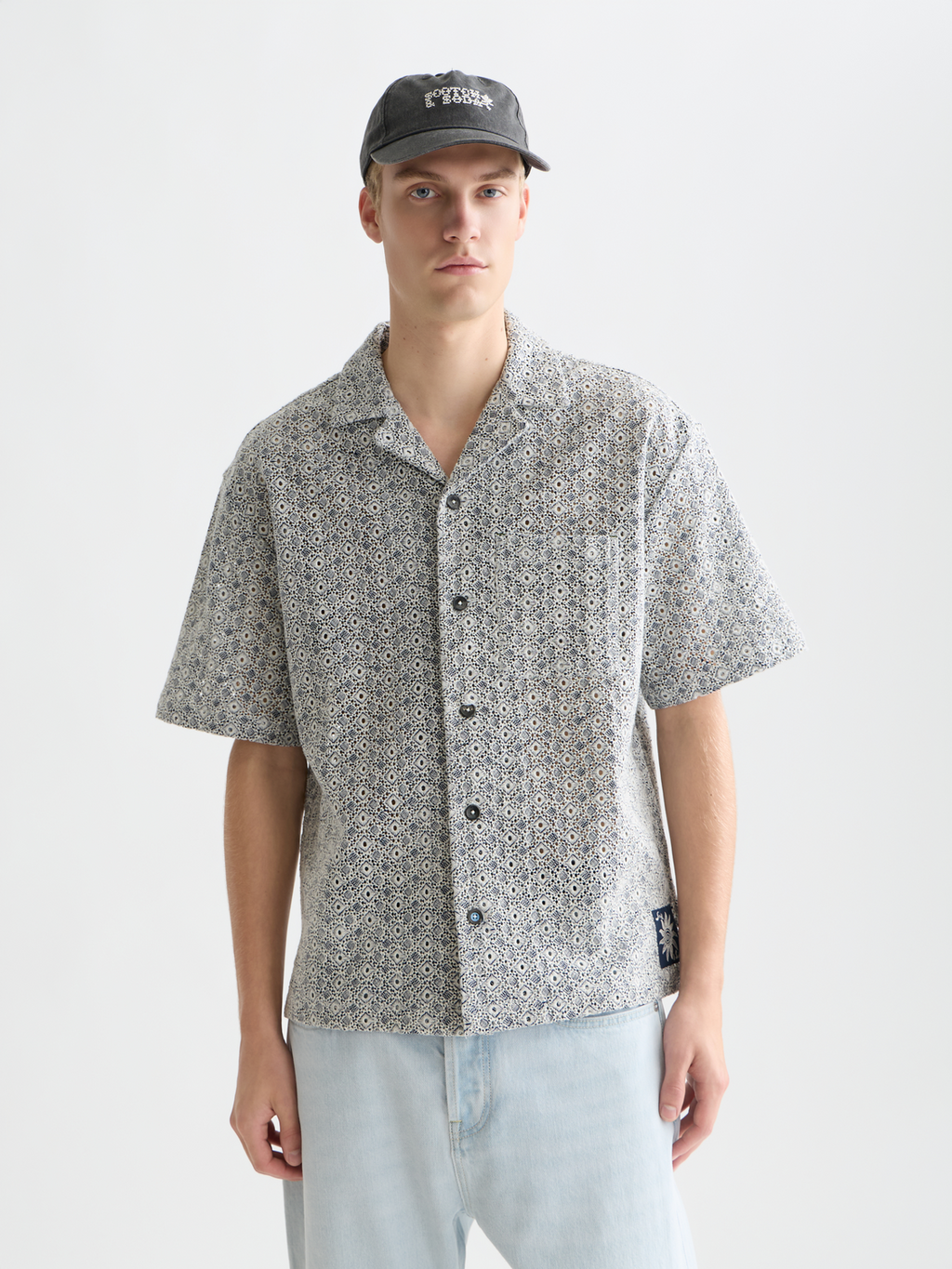 Embroidered relaxed short sleeve shirt