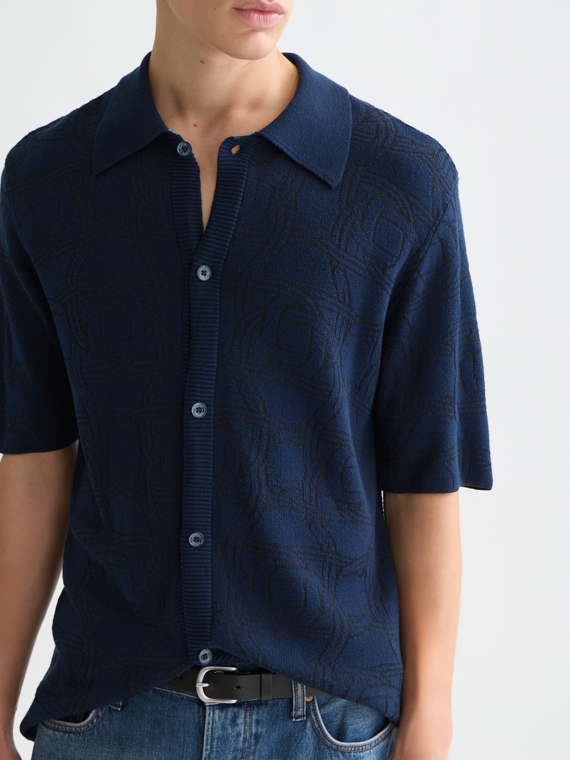 Knitted short sleeve shirt