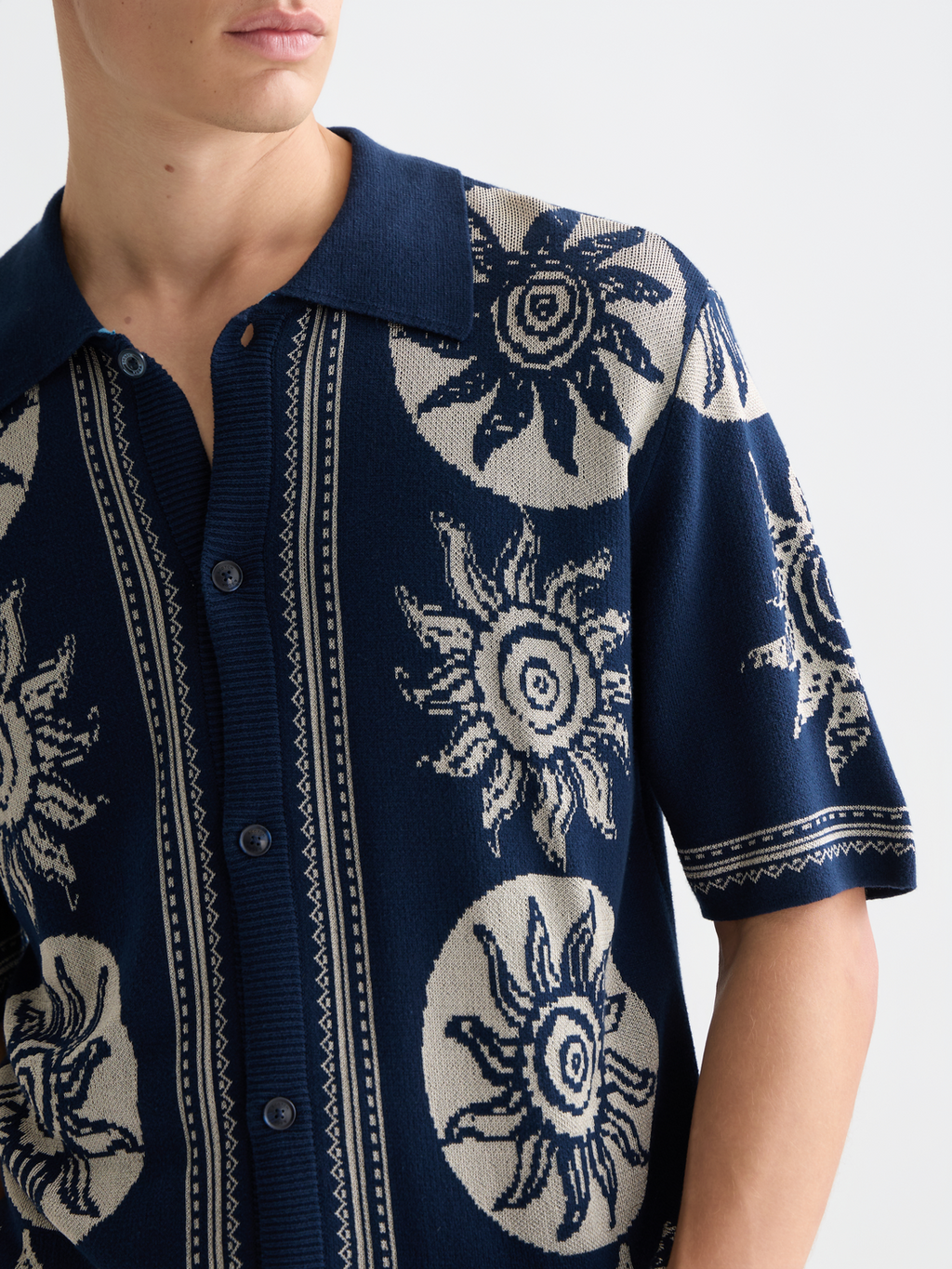 Knitted jaquard short sleeve shirt