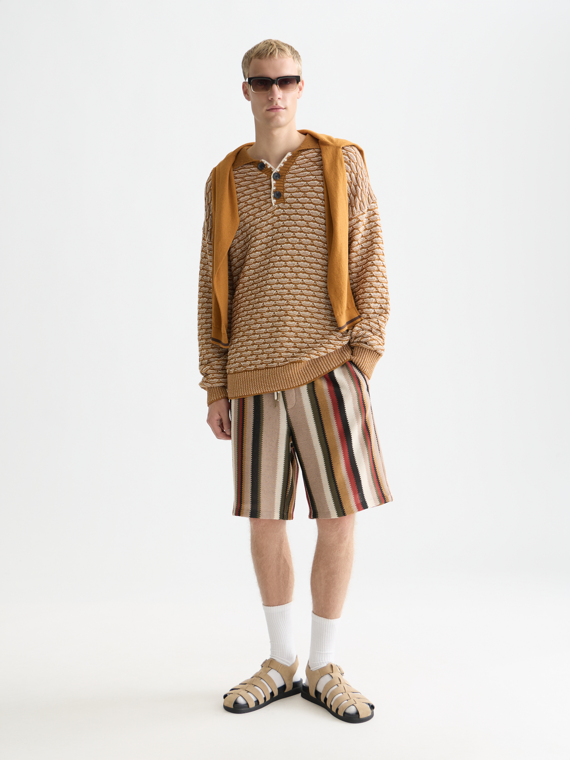 Dropped shoulder structure polo