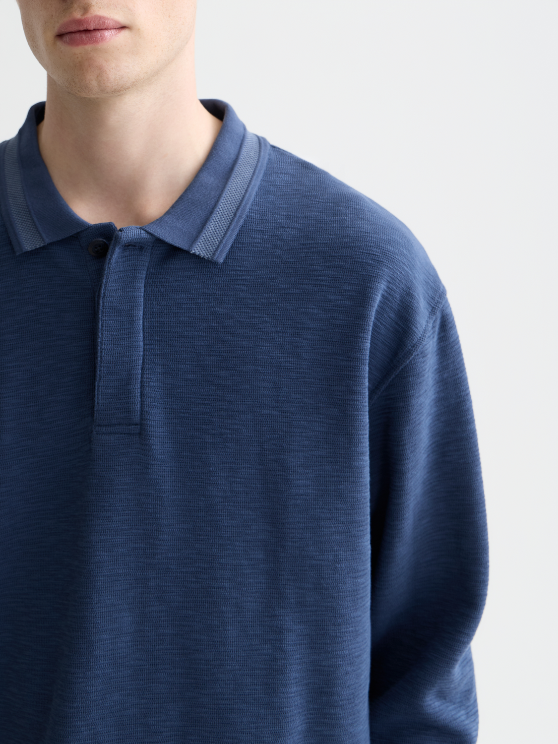Structured relaxed long-sleeved polo