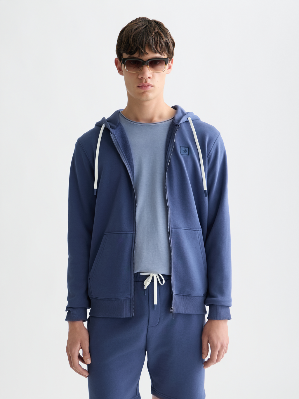 Logo badge regularfit zipthrough hoodie