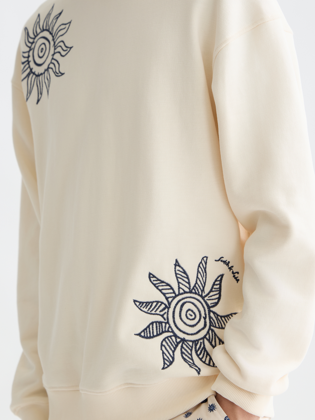 Embroidered relaxed sweatshirt