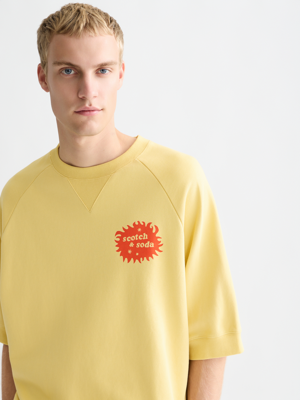 artwork loose short sleeve sweatshirt