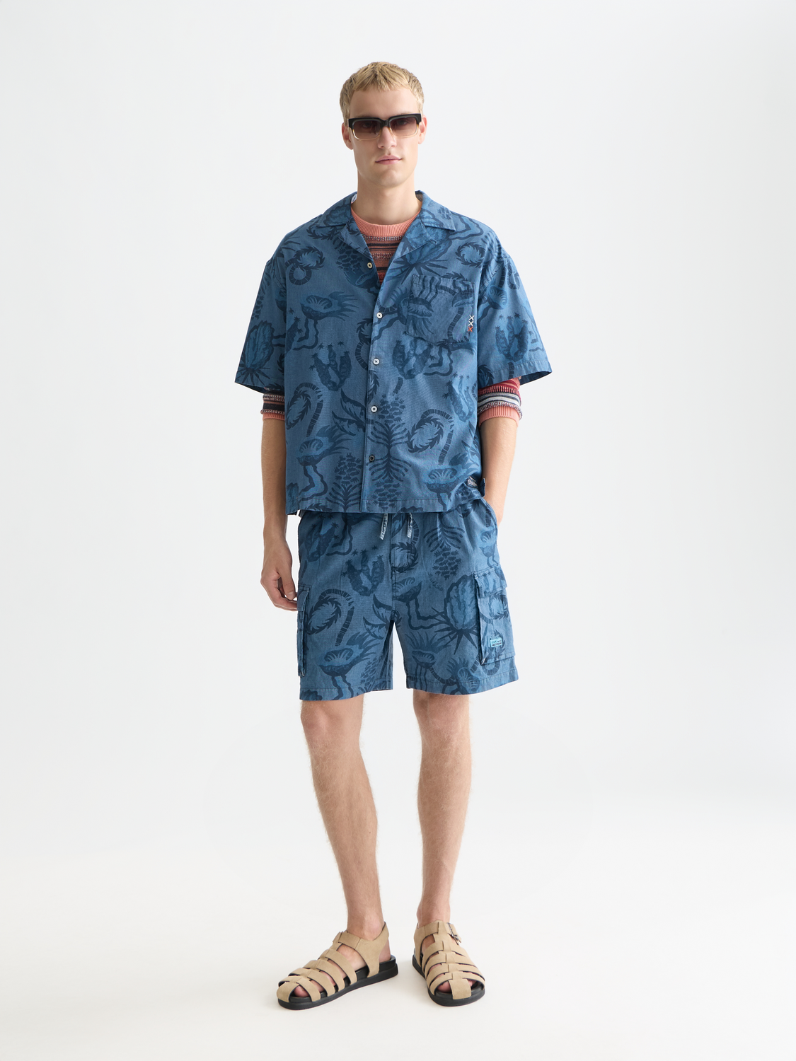 Allover printed chambray cargo shorts