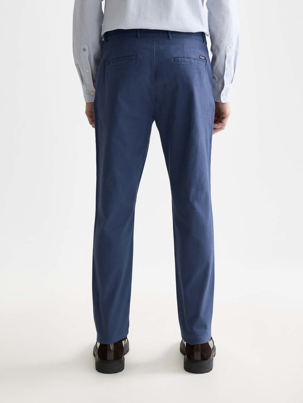 Seasonal Essentials Stuart chino - OCEANA