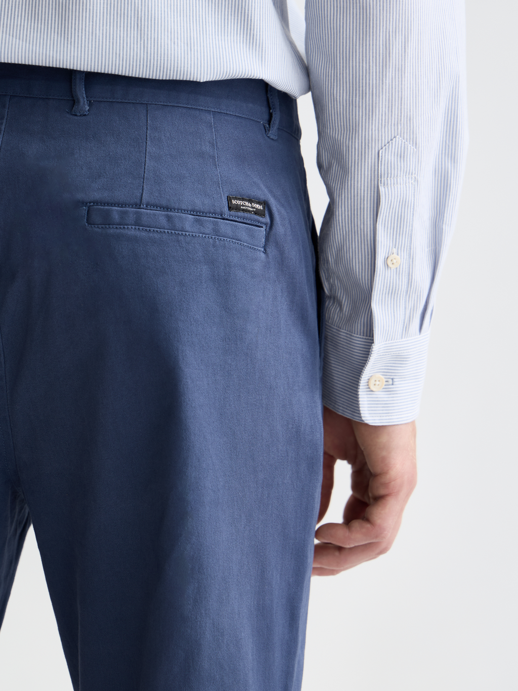 Seasonal Essentials Stuart chino - OCEANA