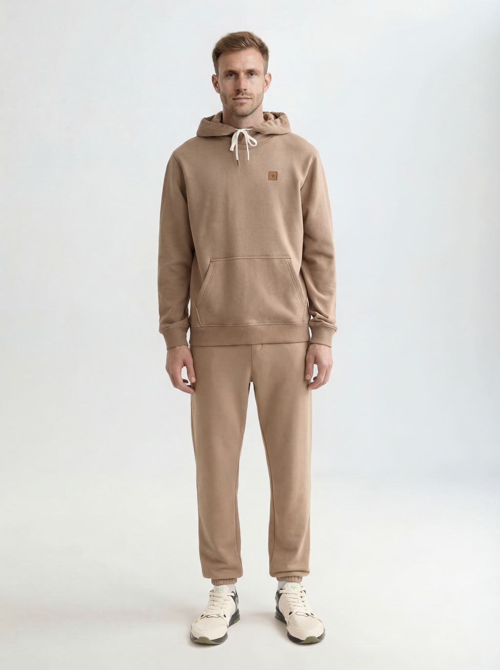 Seasonal Essentials logo badge regular sweatpants