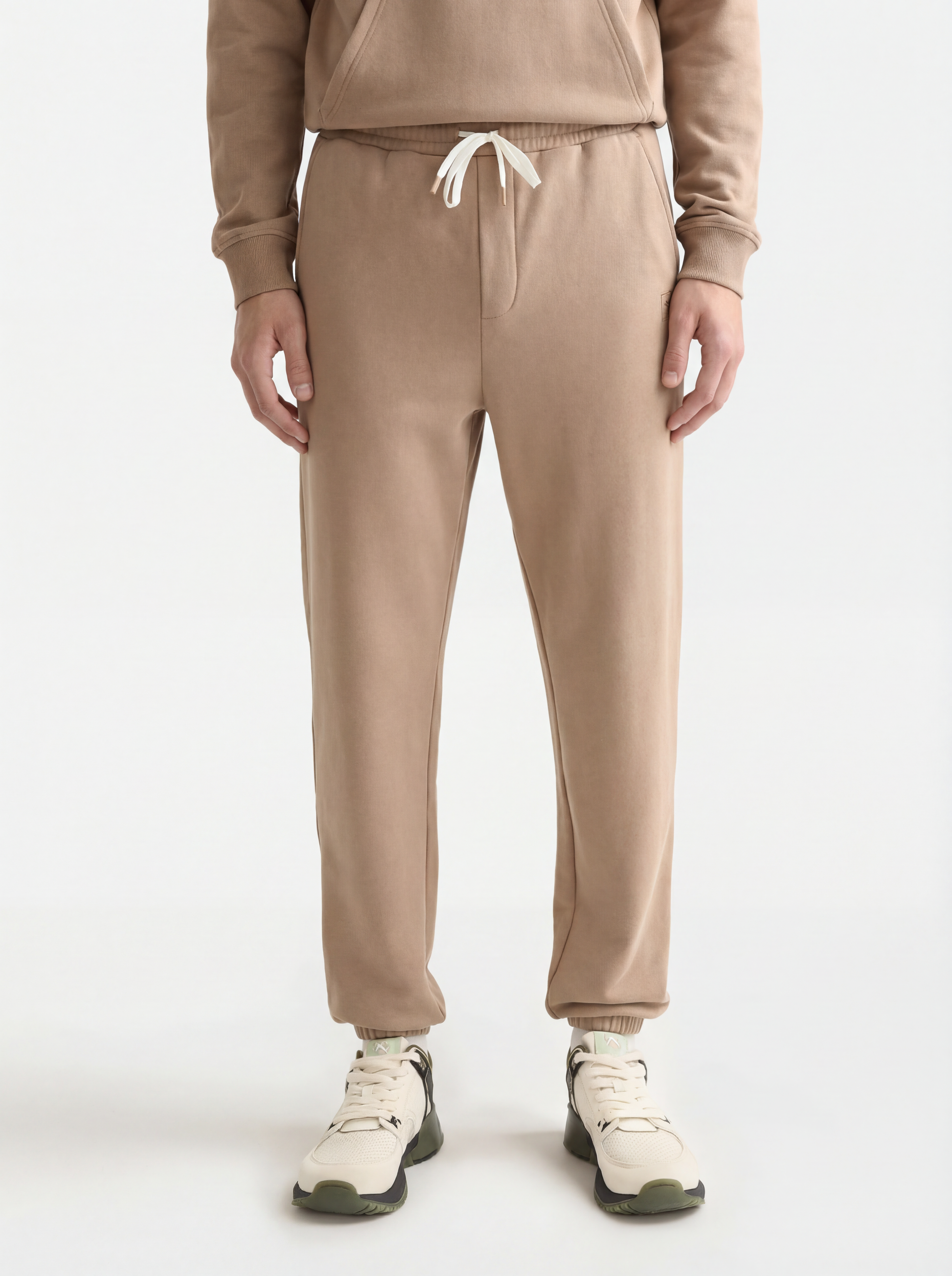 Seasonal Essentials logo badge regular sweatpants