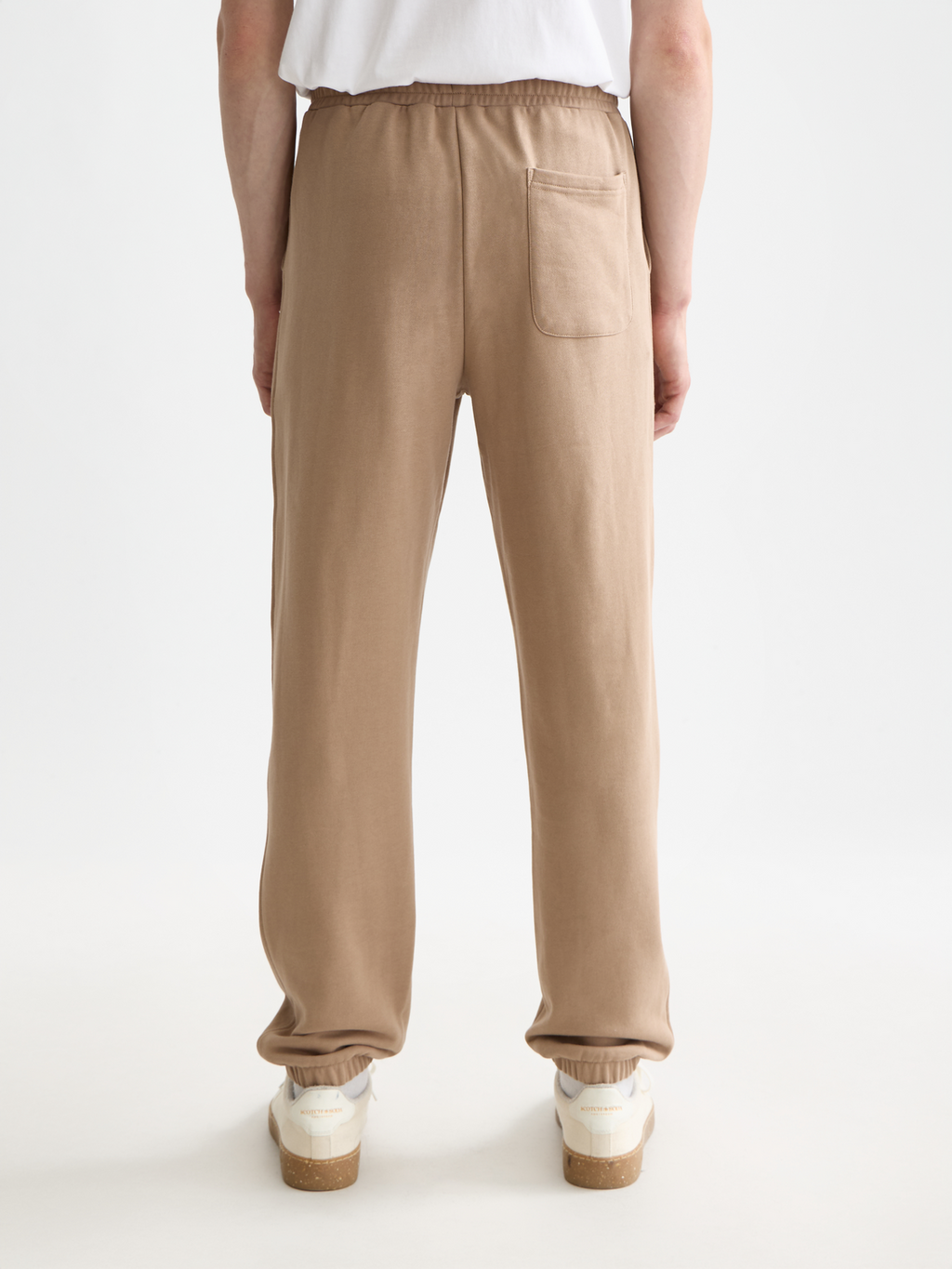 Seasonal Essentials logo badge regular sweatpants - AMPHORA
