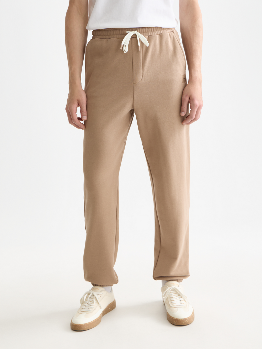 Seasonal Essentials logo badge regular sweatpants - AMPHORA
