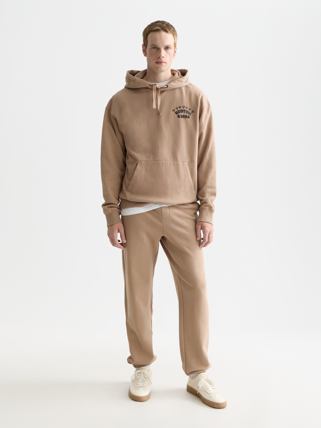 Seasonal Essentials logo badge regular sweatpants - AMPHORA