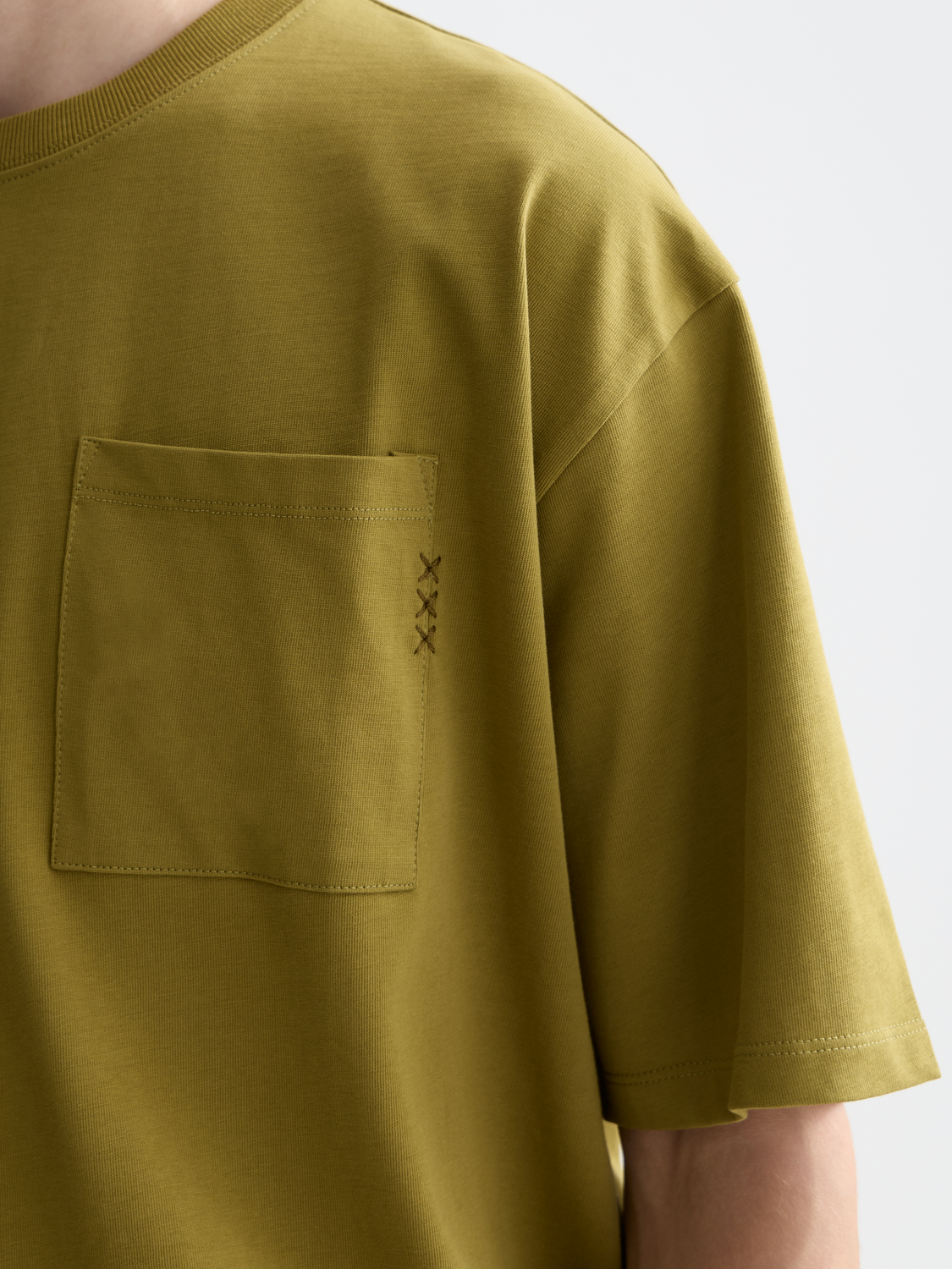 Seasonal Essentials 3 crosses pocket loose T-shirt - GREEN MOSS