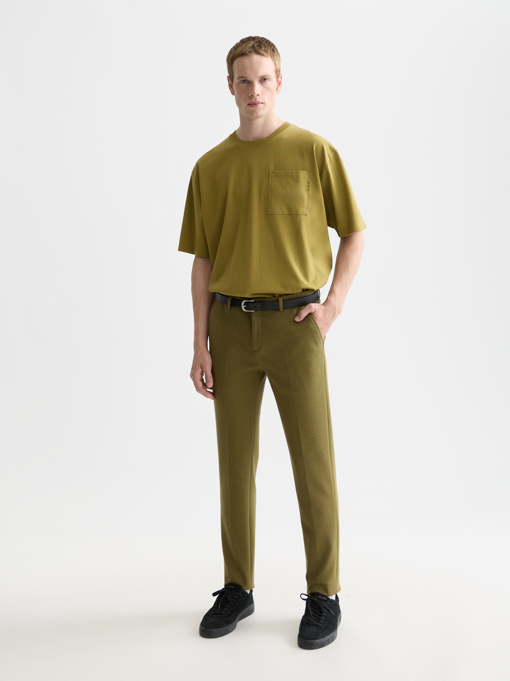 Seasonal Essentials 3 crosses pocket loose T-shirt - GREEN MOSS