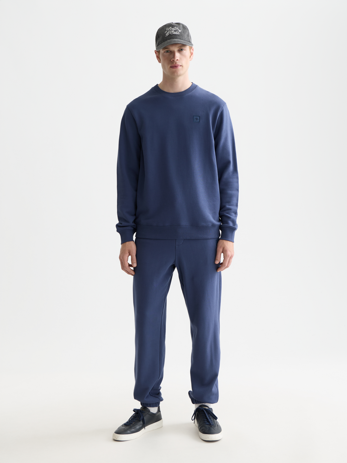 Seasonal Essentials logo badge sweatshirt - OCEANA