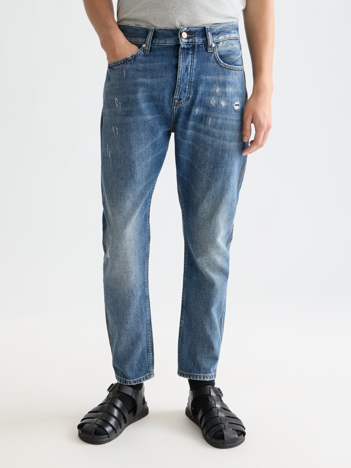Dean loose taperedfit jeans