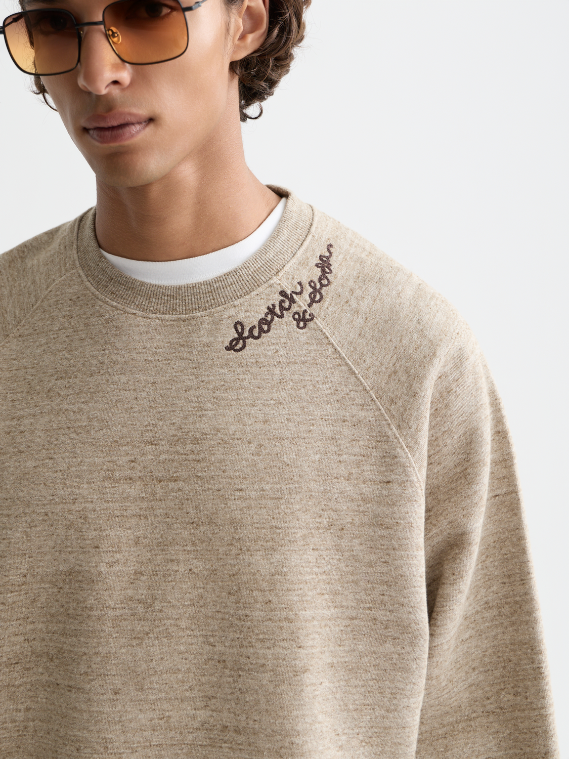 embroidered loose sweatshirt