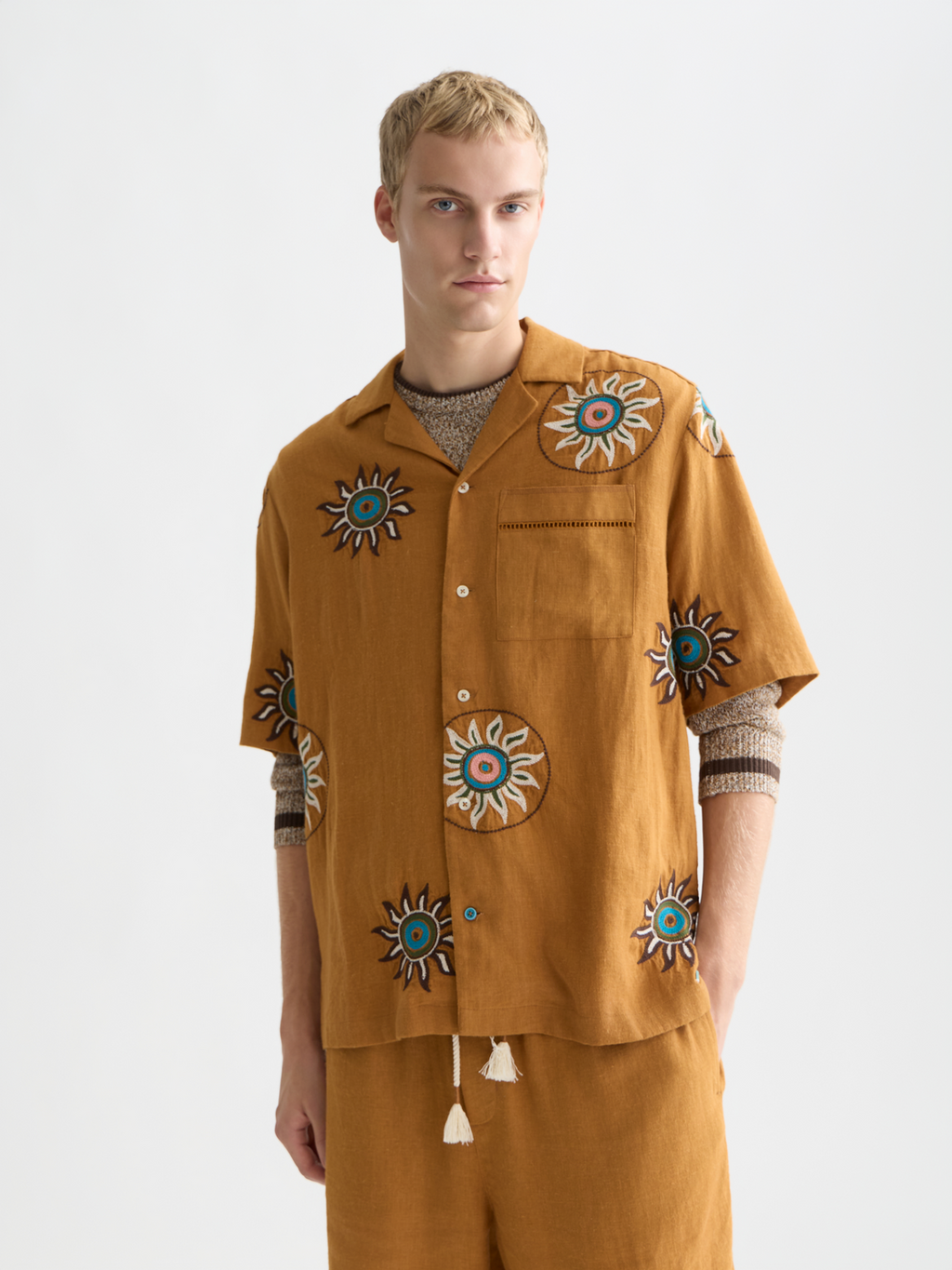 Embroidered linen relaxed short sleeve shirt