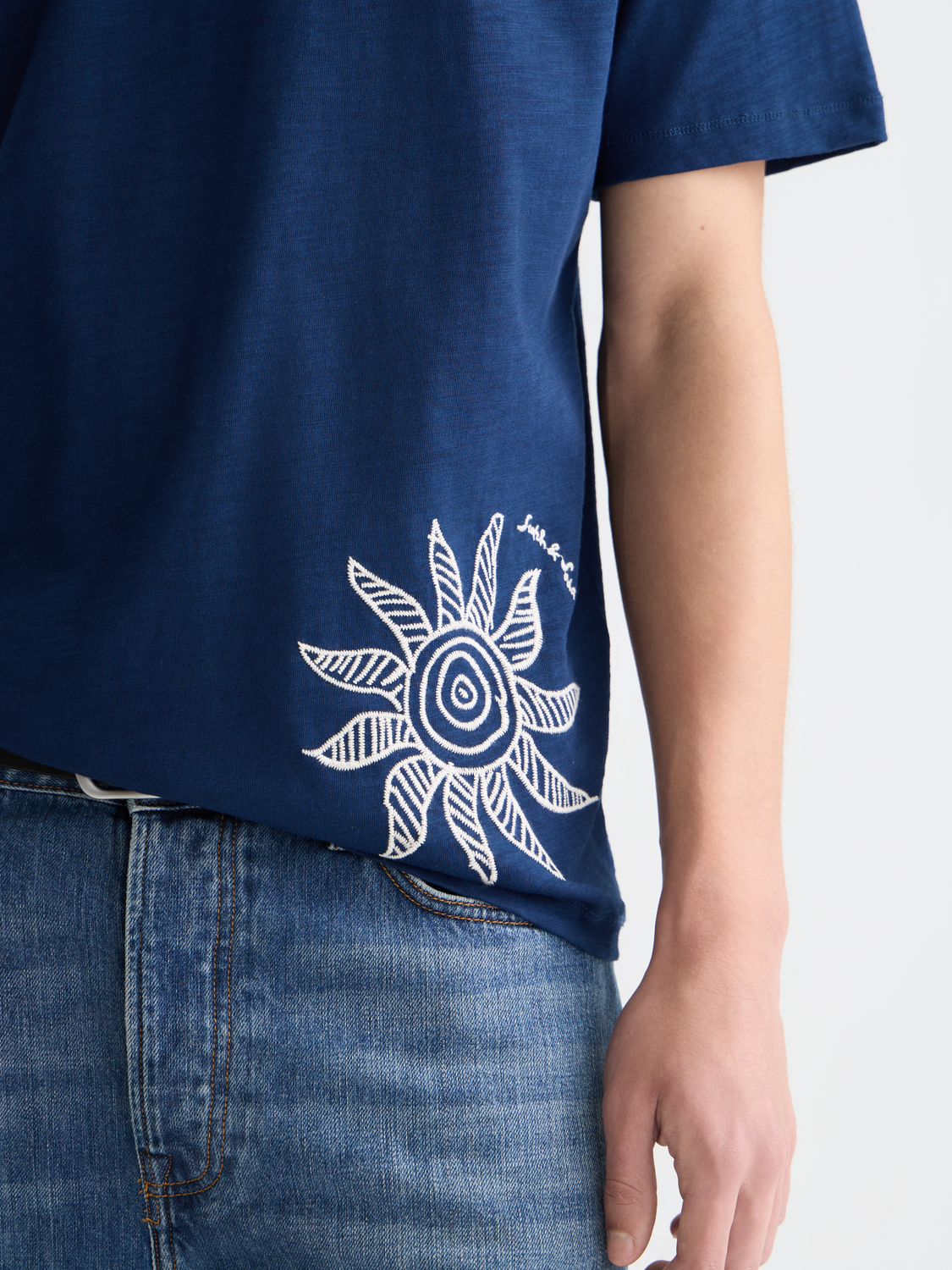 Embroidered artwork relaxed T-shirt