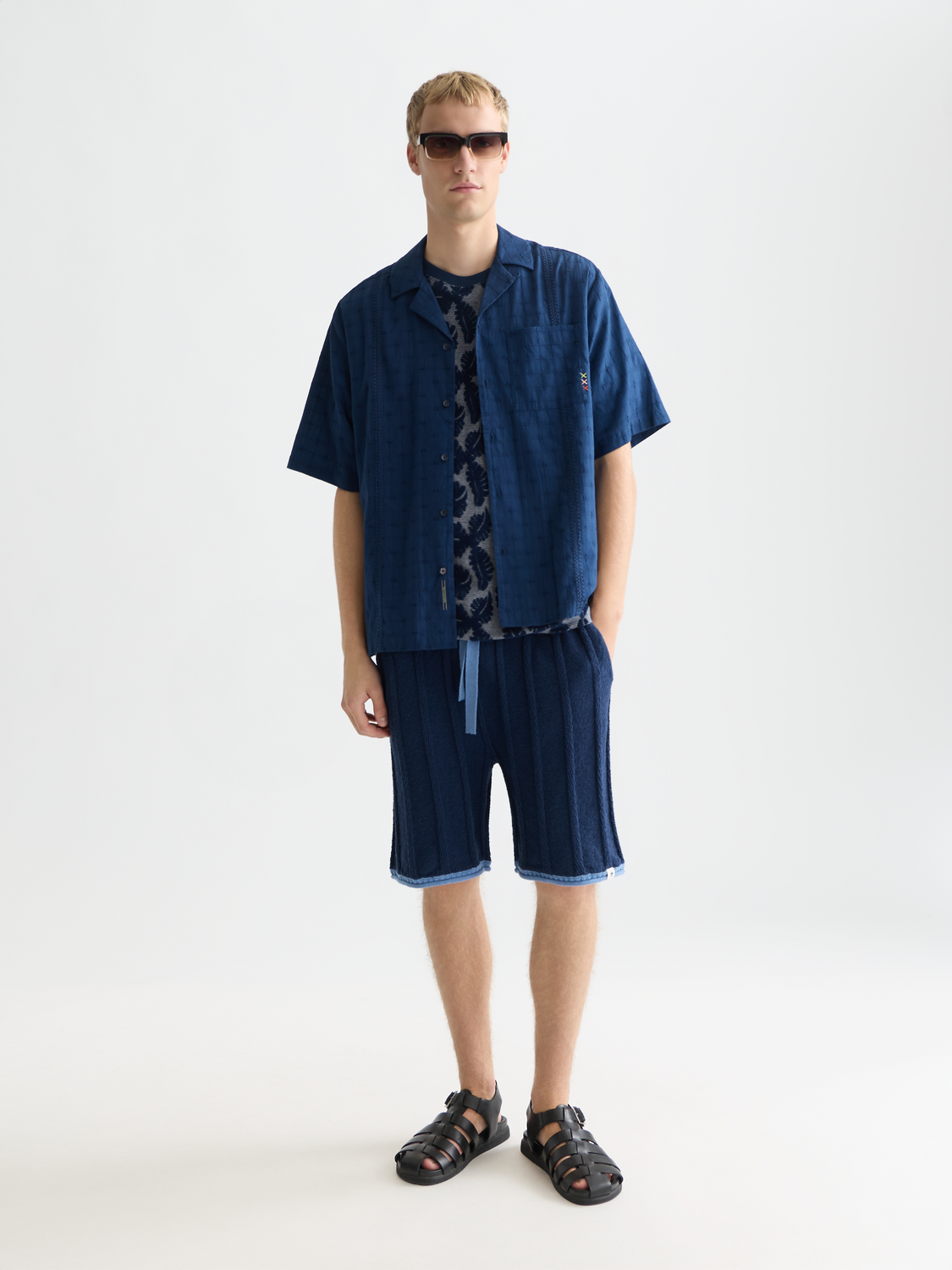 Structured knitted shorts