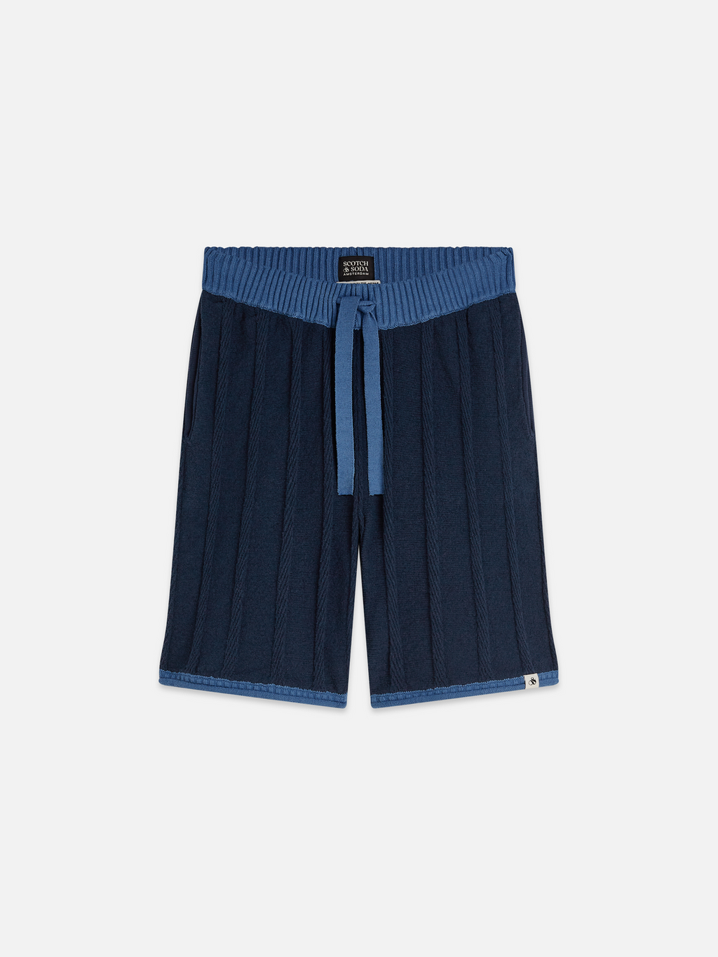 Structured knitted shorts