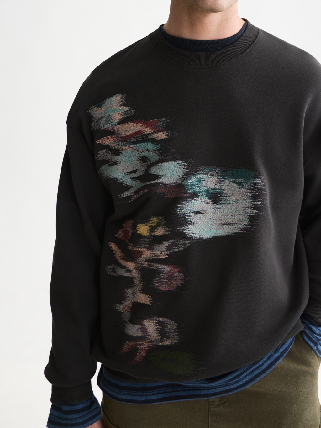 Embroidered Artwork Cotton Loose Sweatshirt