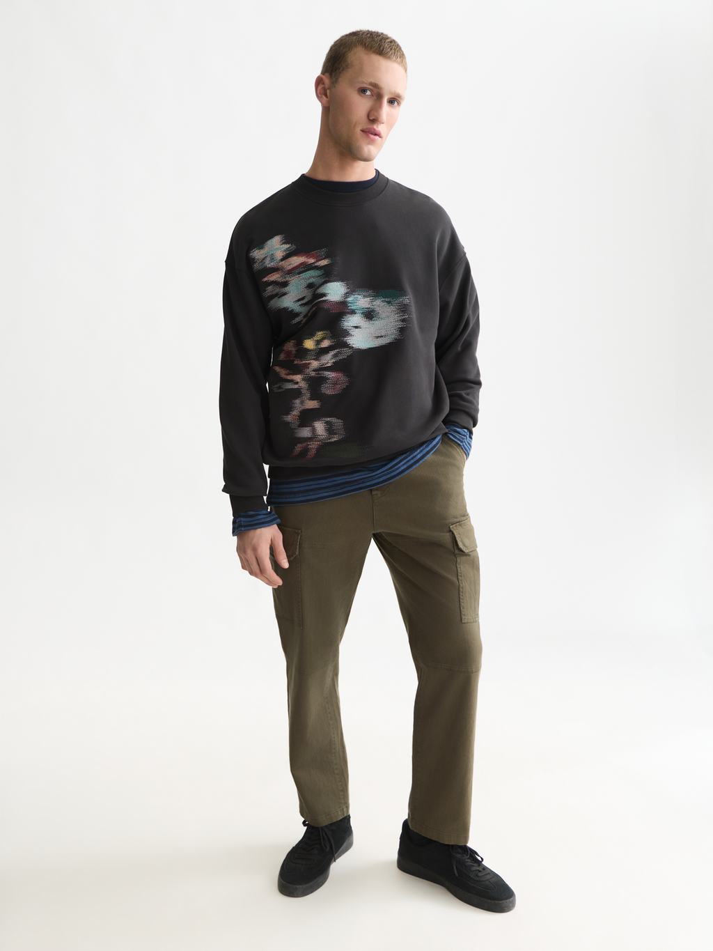 Embroidered Artwork Cotton Loose Sweatshirt