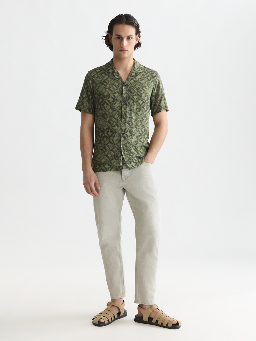 Printed viscose regular-fit short-sleeved shirt