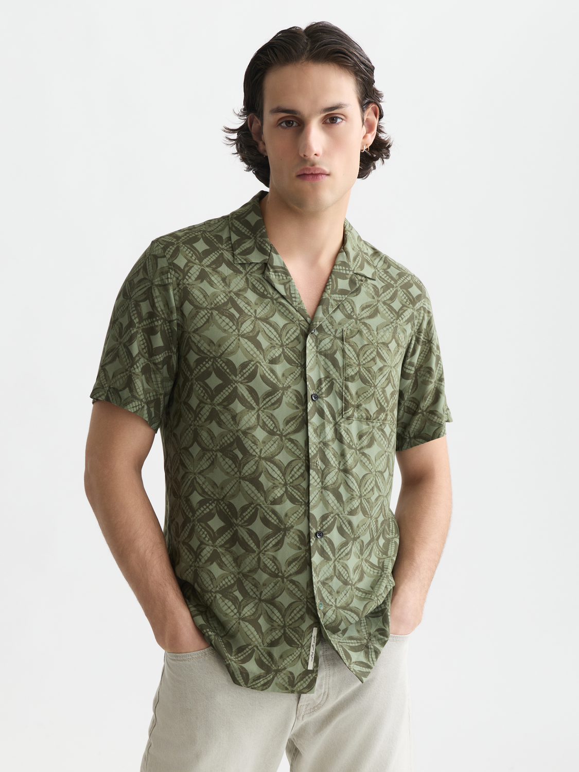 Printed viscose regular-fit short-sleeved shirt