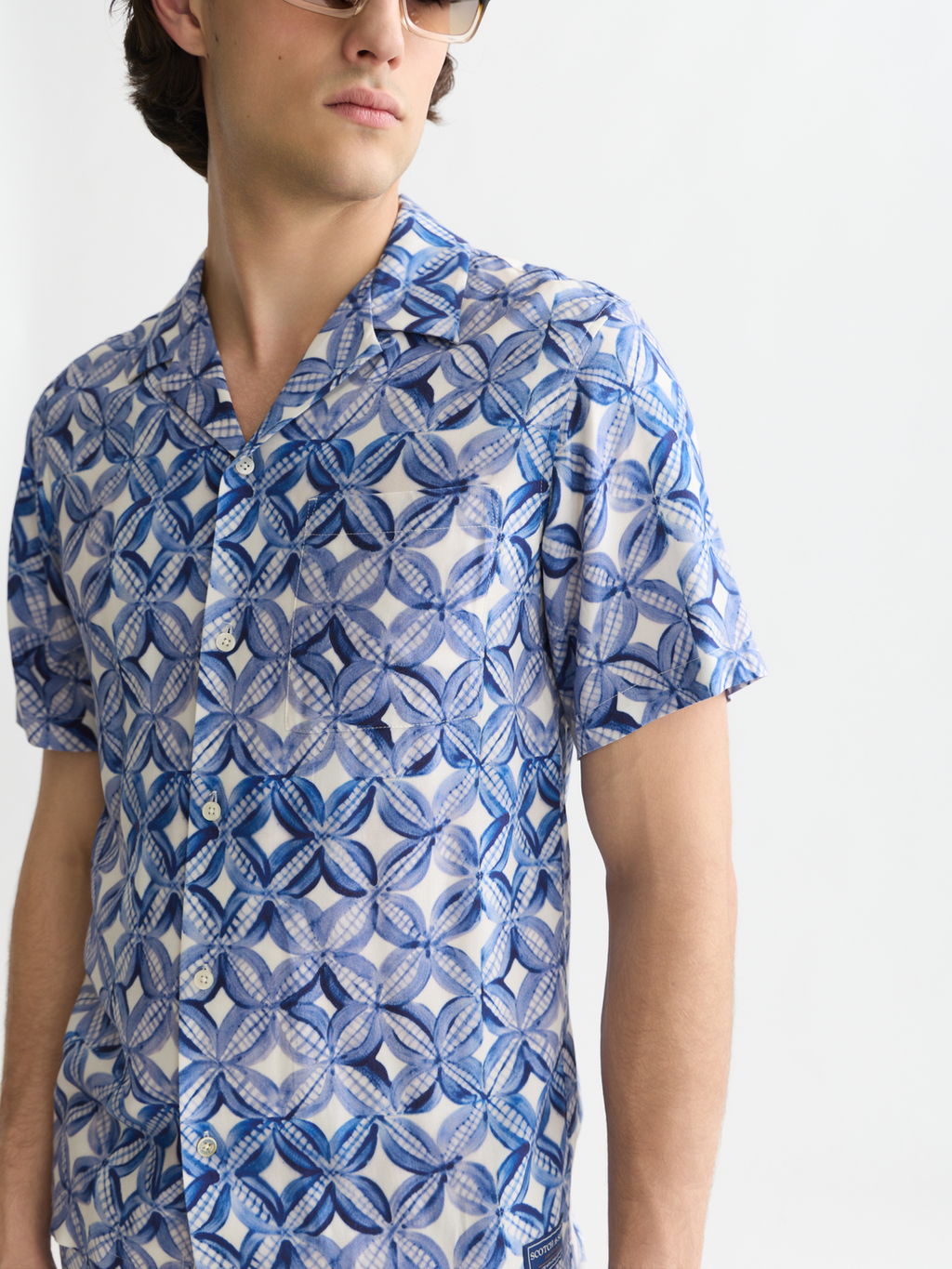 Printed viscose regular-fit short-sleeved shirt